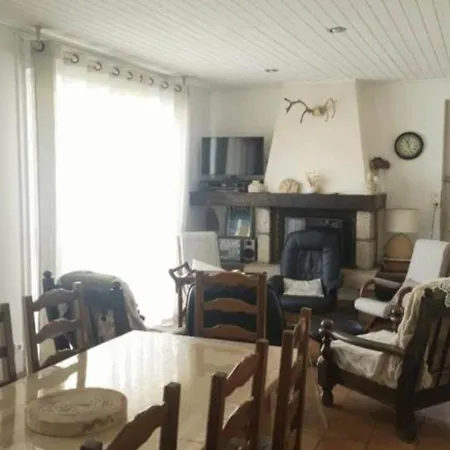 Maison Calme, Animaux Admis - 6 Pers. - Fr-1-879-16 Holiday home